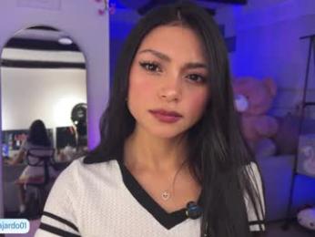sweet_littleee — Chaturbate recorded stream image, 11.04.2025 23:00