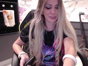 blondalina — Bongacams recorded stream image, 12.04.2025 19:10