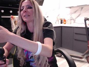 blondalina — Bongacams recorded stream image, 12.04.2025 19:10