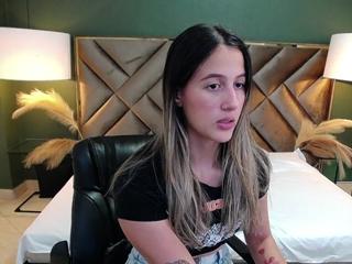 Sophia Loreen — Flirt4free recorded stream screenshot (13 Apr 2025)