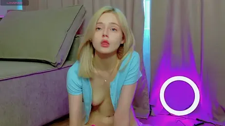 StarrShinee — Stripchat recorded stream image, 14.04.2025 01:50