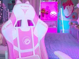 whispell — Camsoda recorded stream image, 14.04.2025 15:00