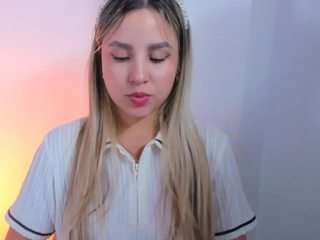 vaiolet-rose — Camsoda recorded stream image, 15.04.2025 12:10