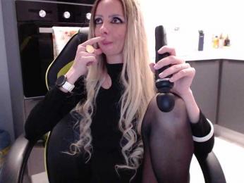 blondalina — Bongacams recorded stream image, 17.04.2025 07:00