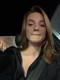 -AngelAri- — Stripchat recorded stream image, 17.04.2025 18:10