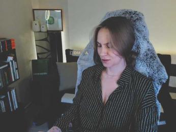 Adamova_Eva — Bongacams recorded stream screenshot (05 Feb 2025)