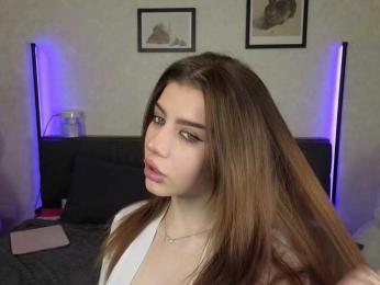dolly-ll — Bongacams recorded stream image, 18.04.2025 13:30