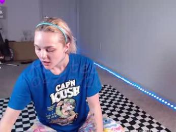 petitebrat — Chaturbate recorded stream image, 18.04.2025 23:20
