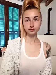 kylie_blck — Stripchat recorded stream image, 19.04.2025 03:10