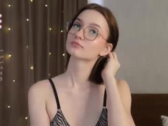 minnietammy — Chaturbate recorded stream image, 19.04.2025 02:10