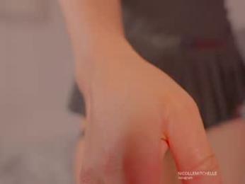 nicolle_mitchelle — Chaturbate recorded stream screenshot (19 Apr 2025)