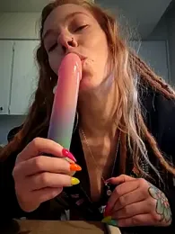 LucidLucy — Stripchat recorded stream image, 19.04.2025 14:00