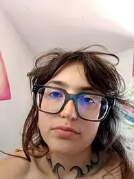 Blulilla69 — Stripchat recorded stream image, 21.04.2025 06:10