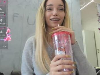 sassyt33n — Chaturbate recorded stream image, 21.04.2025 05:40
