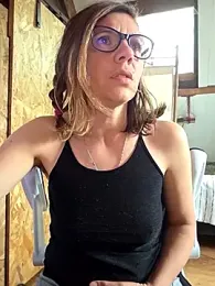 Lina_lou4 — Stripchat recorded stream image, 21.04.2025 12:10