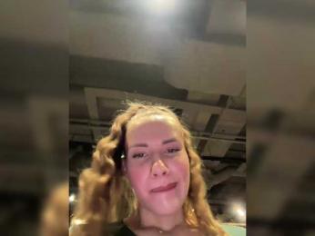 VikkiExtraCheese — Bongacams recorded stream image, 21.04.2025 16:50
