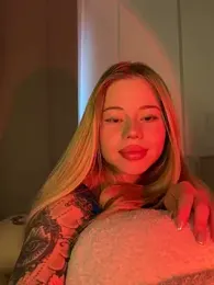 curchez_ — Stripchat recorded stream screenshot (21 Apr 2025)