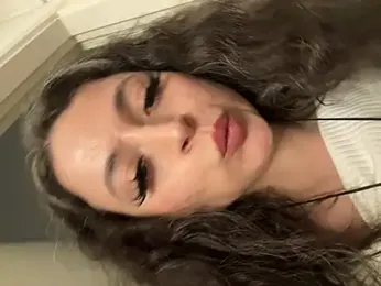Lina_twin — Stripchat recorded stream image, 22.04.2025 10:10