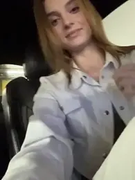-AngelAri- — Stripchat recorded stream image, 23.04.2025 19:10