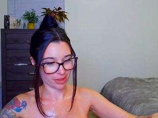 tighttinymilf — Camsoda recorded stream image, 24.04.2025 02:10