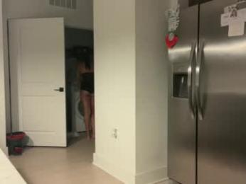 camiliakxoxo — Chaturbate recorded stream image, 24.04.2025 02:50