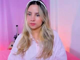 vaiolet-rose — Camsoda recorded stream image, 25.04.2025 12:30