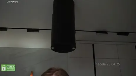 hecola — Stripchat recorded stream image, 25.04.2025 14:10