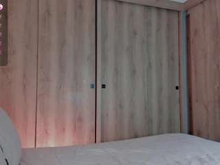 lauracriistina — Camsoda recorded stream screenshot (25 Apr 2025)