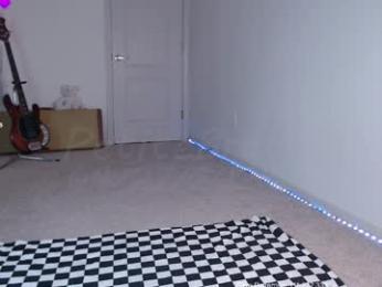 petitebrat — Chaturbate recorded stream image, 27.04.2025 17:10