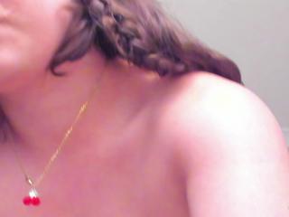 Bella Fontana — Flirt4free recorded stream screenshot (27 Apr 2025)