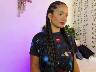 karlyee — Camsoda recorded stream screenshot (28 Apr 2025)