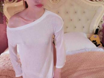 Enchantressss — Bongacams recorded stream image, 29.04.2025 00:40