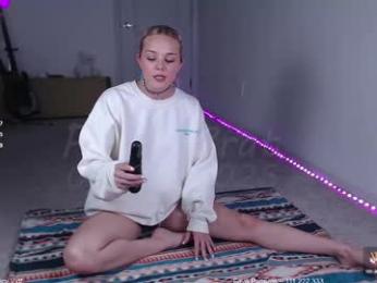 petitebrat — Chaturbate recorded stream image, 30.04.2025 16:20
