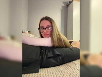 Cris_Mi — Bongacams recorded stream image, 30.04.2025 18:10