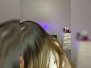 Cris_Mi — Bongacams recorded stream image, 30.04.2025 18:10