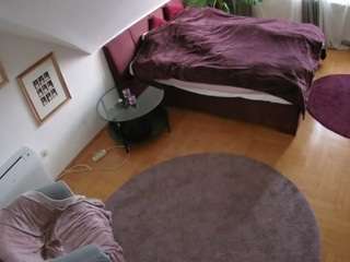 voyeurcam-julmodels-whitebed-4 — Camsoda recorded stream image, 06.02.2025 19:30