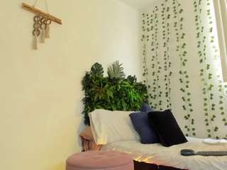 karlyee — Camsoda recorded stream screenshot (01 May 2025)