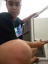 cinnaminnie — Stripchat recorded stream image, 01.05.2025 16:10