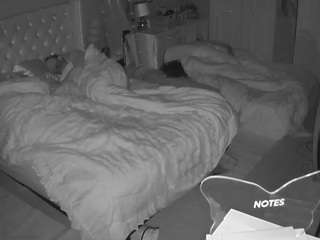 voyeurcam-house-charleys-room — Camsoda recorded stream image, 02.05.2025 07:10