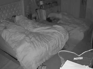 voyeurcam-house-charleys-room — Camsoda recorded stream image, 02.05.2025 07:10