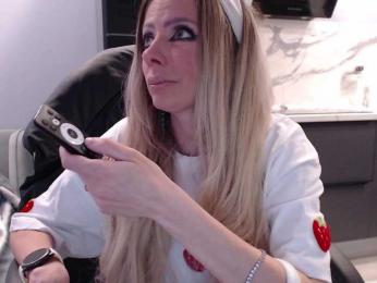 blondalina — Bongacams recorded stream image, 05.05.2025 09:40