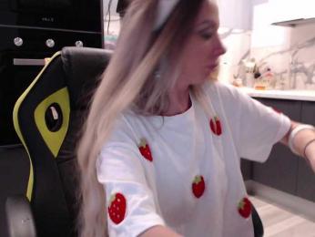 blondalina — Bongacams recorded stream image, 05.05.2025 09:40