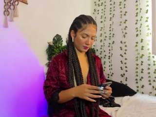 karlyee — Camsoda recorded stream screenshot (05 May 2025)