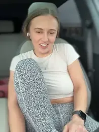 lunagirl13 — Stripchat recorded stream image, 05.05.2025 18:00