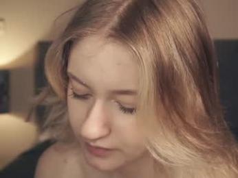 vivid_girls — Chaturbate recorded stream image, 05.05.2025 19:20