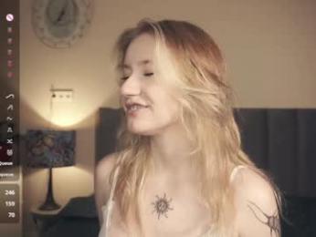 vivid_girls — Chaturbate recorded stream image, 05.05.2025 19:20