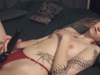 vivid_girls — Chaturbate recorded stream image, 05.05.2025 19:20