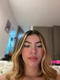 Your_Honeey — Stripchat recorded stream image, 05.05.2025 22:40