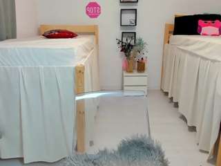 18perfecttits — Camsoda recorded stream image, 08.05.2025 13:00