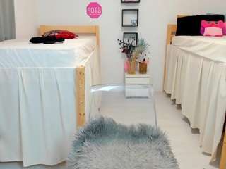 18perfecttits — Camsoda recorded stream image, 08.05.2025 13:00